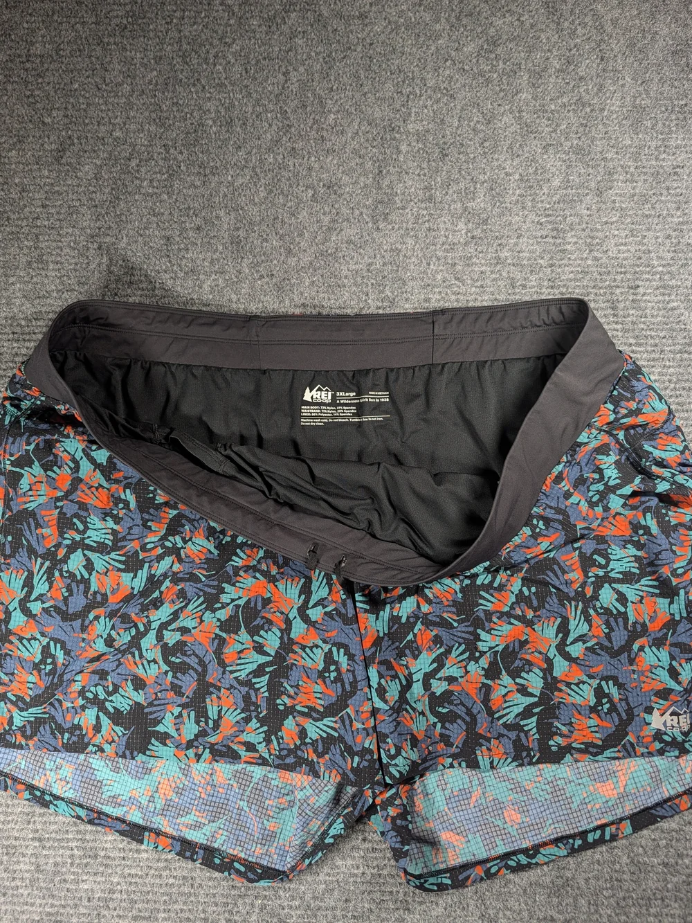 REI Co-op Running Shorts Women's 3XL Swiftland Abstract Print